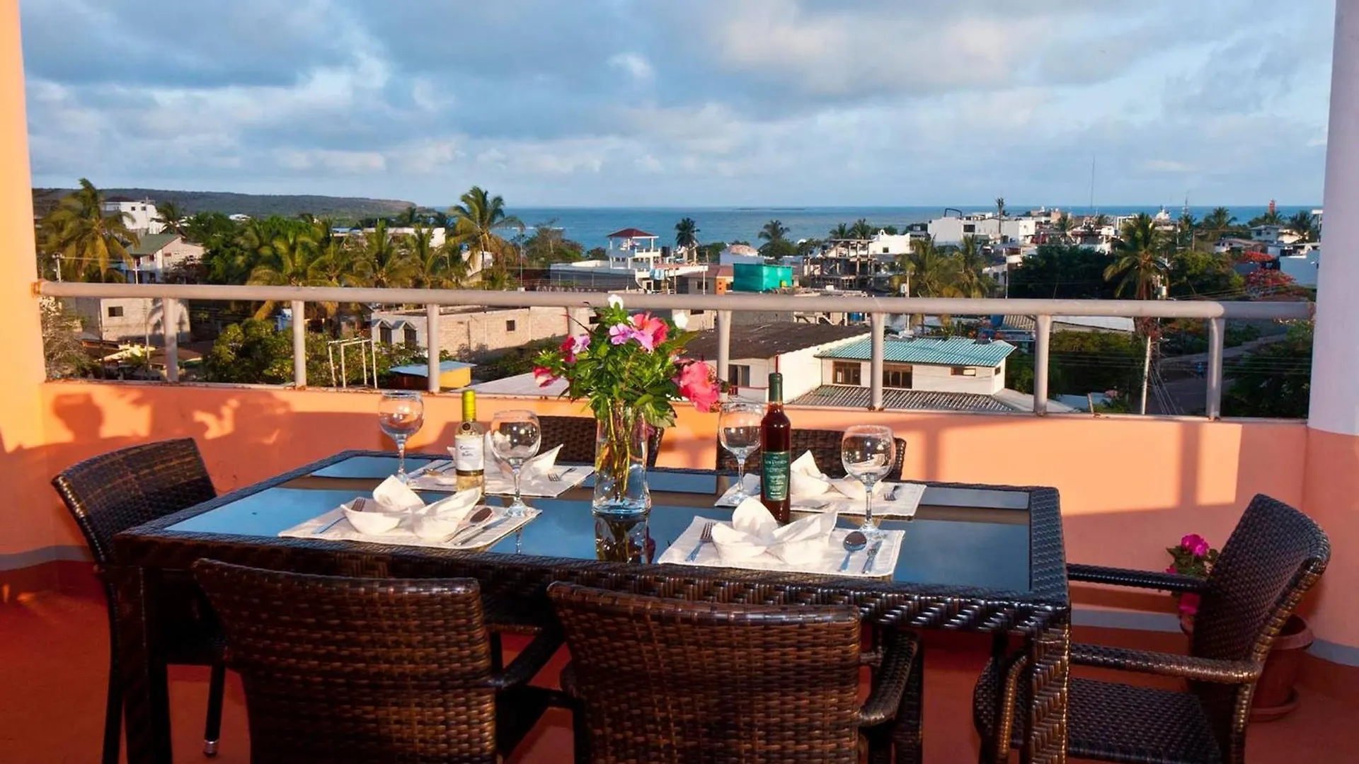 Hotel Torre Mar Galapagos Boutique Suites Puerto Ayora
